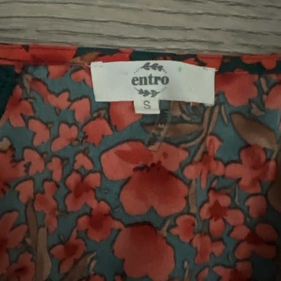 Women’s Entro Floral Puff Sleeve Dress - Picture 2 of 3